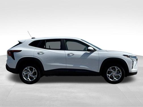 Summit White 2026 Chevrolet Trax LS