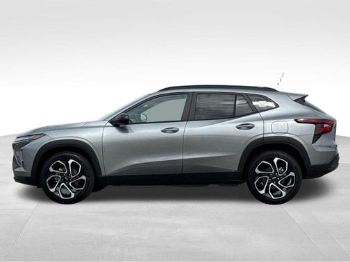 Sterling Gray Metallic 2026 Chevrolet Trax 2RS