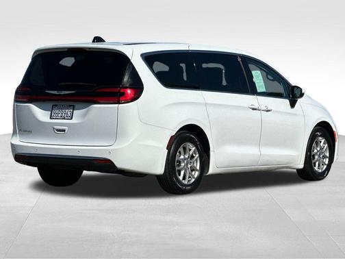 Bright White Clearcoat 2023 Chrysler Pacifica Touring-L
