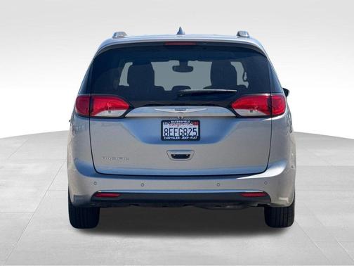 Billet Silver Metallic 2018 Chrysler Pacifica Touring-L Plus