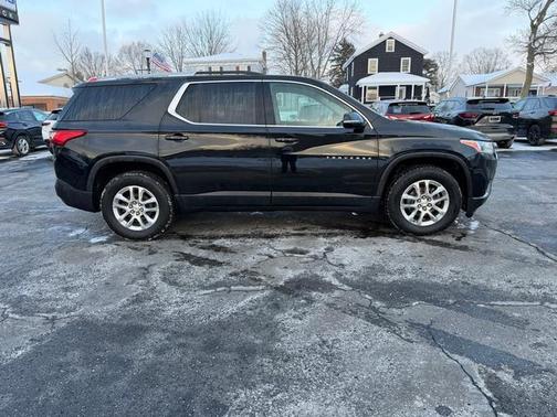 2018 Chevrolet Traverse LT Cloth