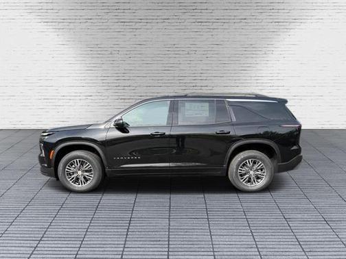 Mosaic Black Metallic 2026 Chevrolet Traverse LT