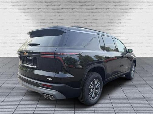 Mosaic Black Metallic 2026 Chevrolet Traverse LT