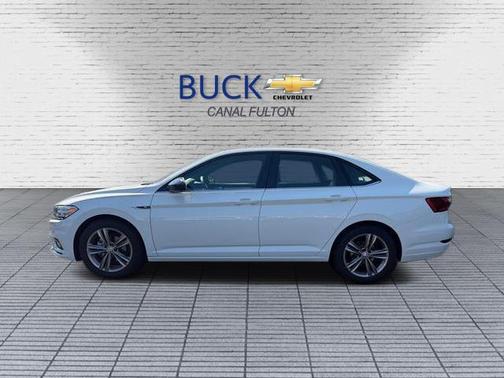Pure White 2021 Volkswagen Jetta 1.4T R-Line
