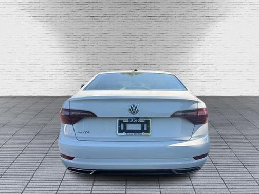 Pure White 2021 Volkswagen Jetta 1.4T R-Line