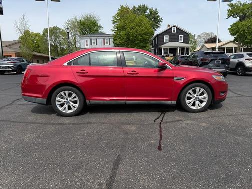 RED 2011 Ford Taurus SEL