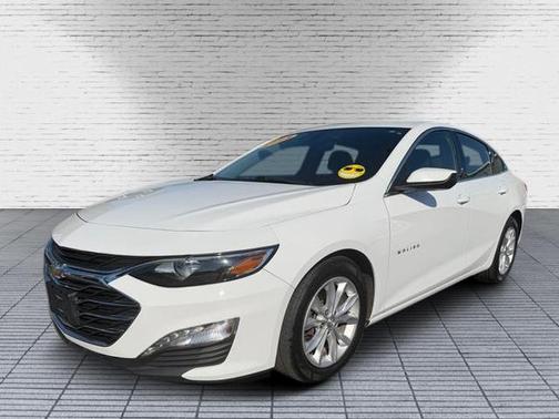 Summit White 2023 Chevrolet Malibu FWD 1LT