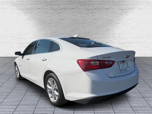 Summit White 2023 Chevrolet Malibu FWD 1LT