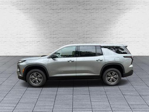 2024 Chevrolet Traverse LS