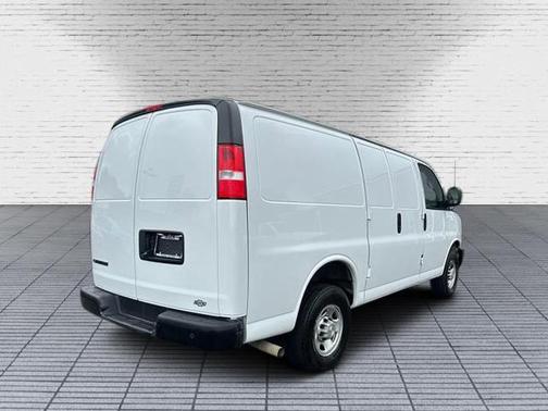 2022 Chevrolet Express 2500 RWD 2500 Regular Wheelbase WT
