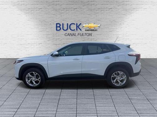 Summit White 2025 Chevrolet Trax LS