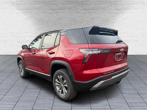 Radiant Red Tintcoat 2026 Chevrolet Equinox 1LT