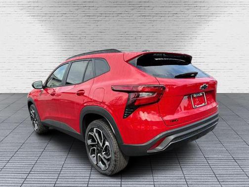 Apex Red 2026 Chevrolet Trax FWD 2RS