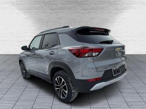 Sterling Gray Metallic 2026 Chevrolet Trailblazer LT