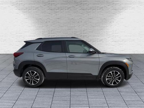 Sterling Gray Metallic 2026 Chevrolet Trailblazer LT
