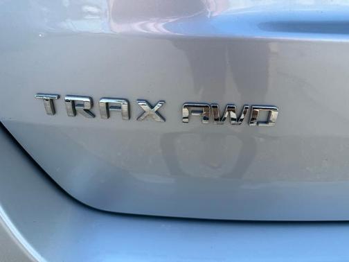 Silver Ice Metallic 2022 Chevrolet Trax LT