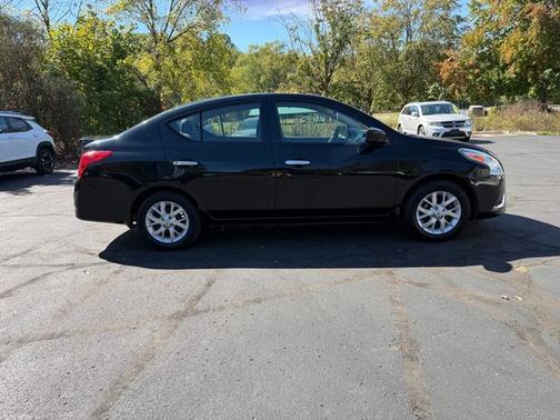 2016 Nissan Versa 1.6 SV