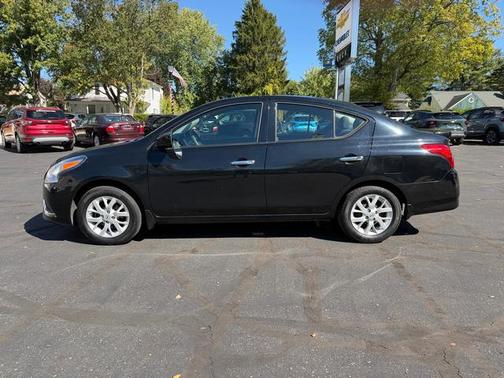 2016 Nissan Versa 1.6 SV