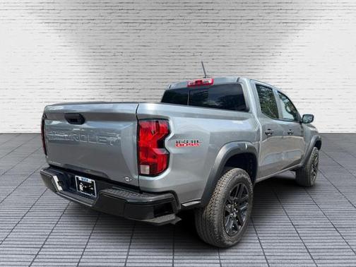 Sterling Gray Metallic 2024 Chevrolet Colorado Trail Boss