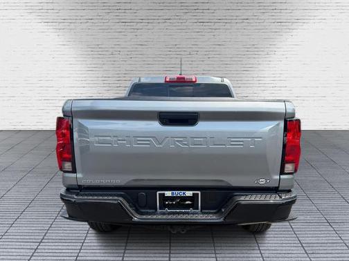 Sterling Gray Metallic 2024 Chevrolet Colorado Trail Boss
