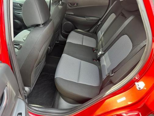 2021 Hyundai KONA SEL Plus