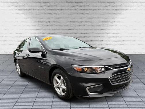 Mosaic Black Metallic 2017 Chevrolet Malibu 1LS
