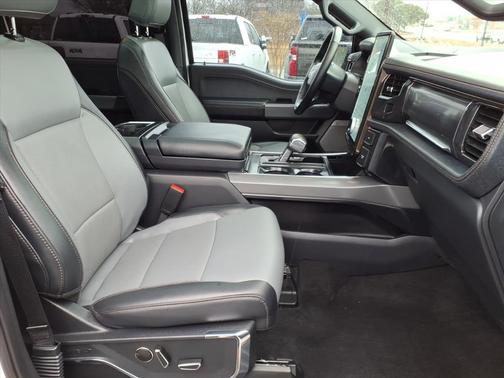 2023 Ford F-150 Lightning LARIAT