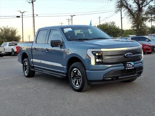 2023 Ford F-150 Lightning XLT