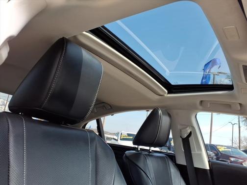 2022 Lexus ES 300h Ultra Luxury