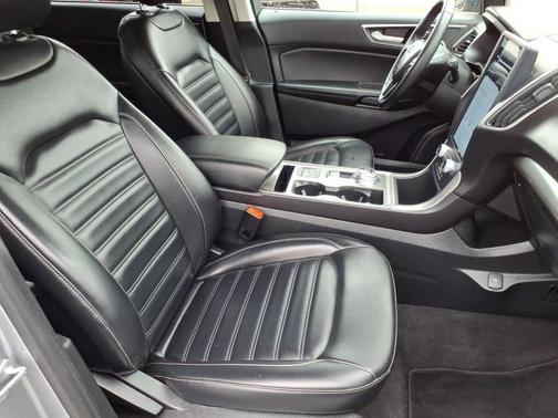 Silver Metallic 2023 Ford Edge SEL