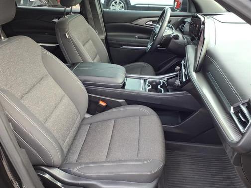 2024 Chevrolet Traverse LS