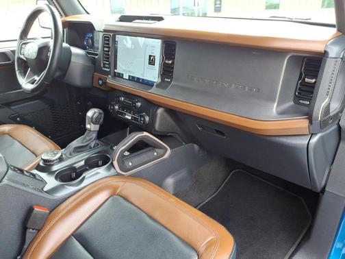 Blue Metallic 2024 Ford Bronco Outer Banks
