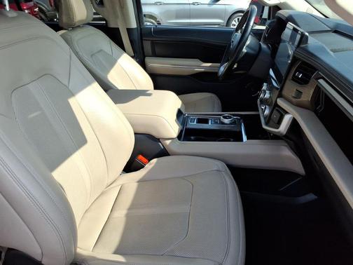 Oxford White 2024 Ford Expedition Limited