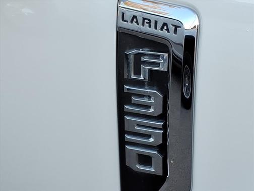 2022 Ford F-350 Lariat