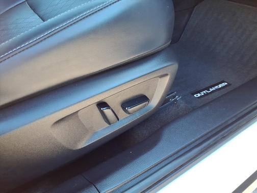 2024 Mitsubishi Outlander SEL