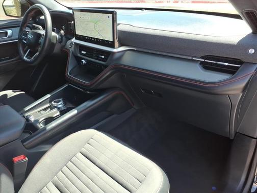 Black Metallic 2025 Ford Explorer ST-Line