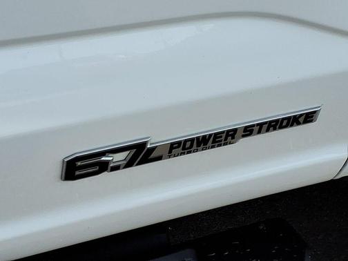 Oxford White 2024 Ford F-250 XLT