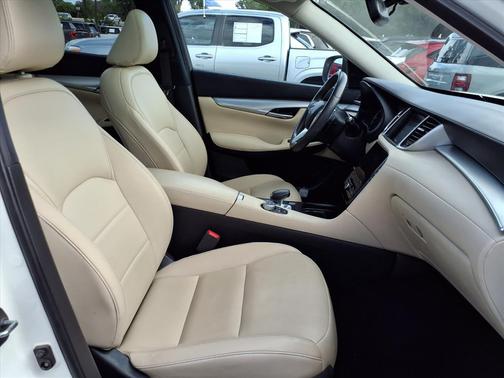 2020 INFINITI QX50 LUXE