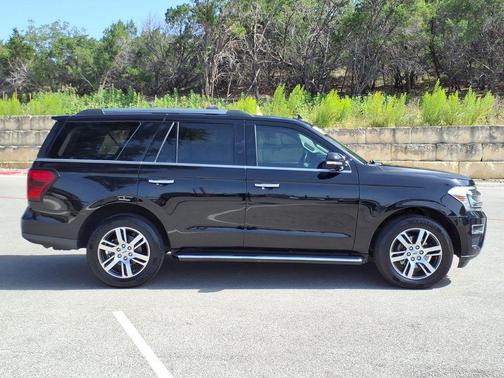 Black Metallic 2022 Ford Expedition Limited
