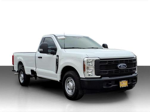 Oxford White 2025 Ford F-250 XL