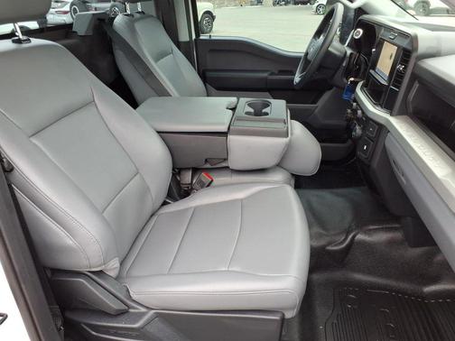 Oxford White 2025 Ford F-250 XL
