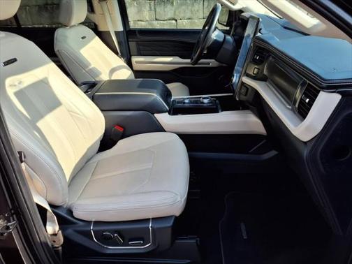 2023 Ford Expedition Platinum
