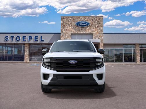 White Metallic 2027 Ford Expedition Active