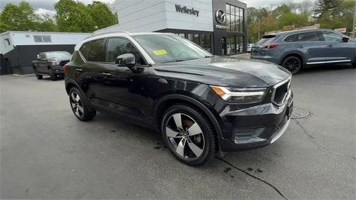 2019 Volvo XC40 T5 Momentum
