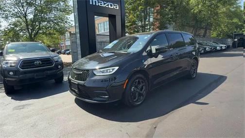 2022 Chrysler Pacifica Hybrid Limited