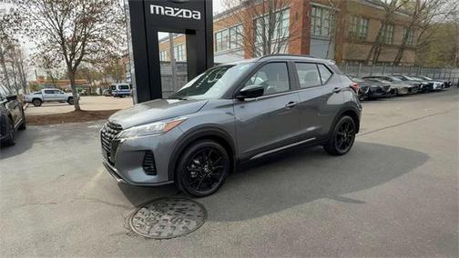 2023 Nissan Kicks SR