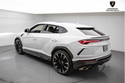 2020 Lamborghini Urus Base