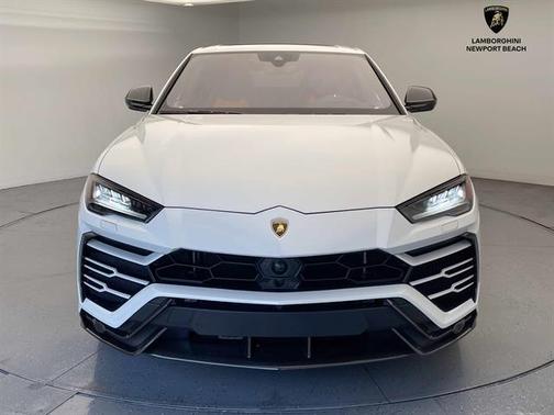2020 Lamborghini Urus Base