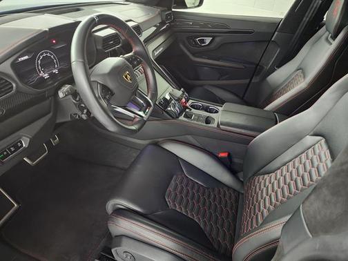2022 Lamborghini Urus Graphite Capsule