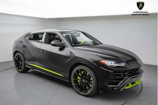2022 Lamborghini Urus Graphite Capsule
